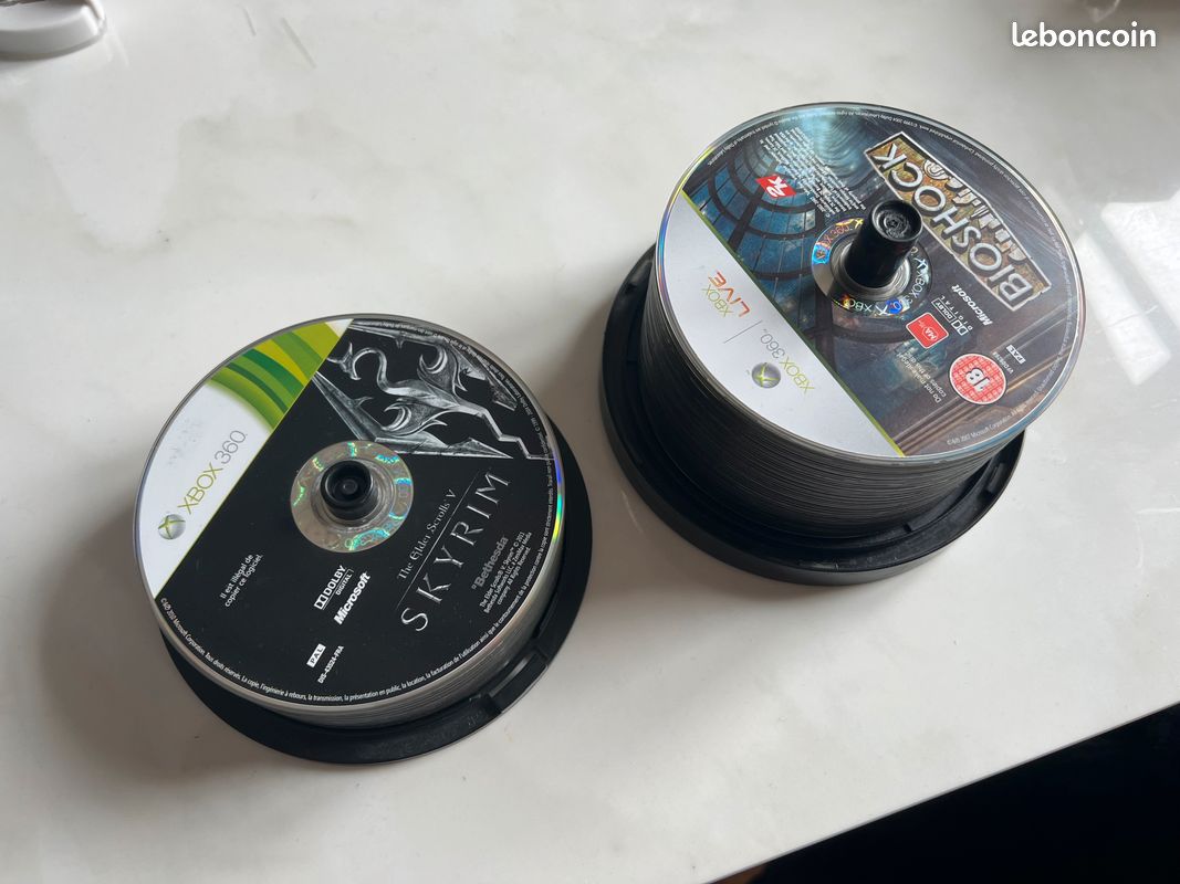 Xbox 360 + 2 manettes + 30 jeux (image 2)