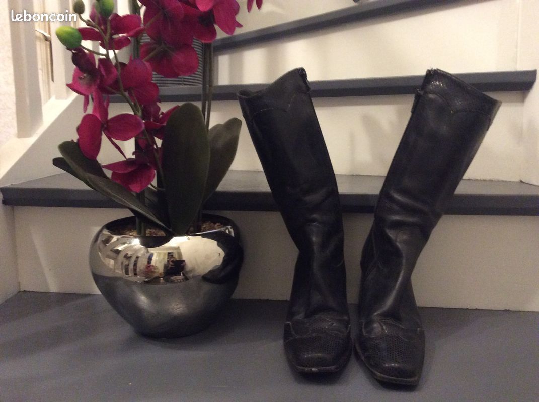 Bottes en cuir noir (image 2)