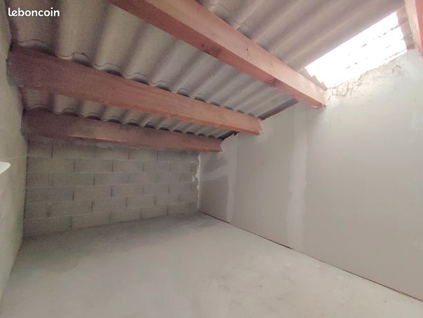Parking/box 1 pièce 9 m²