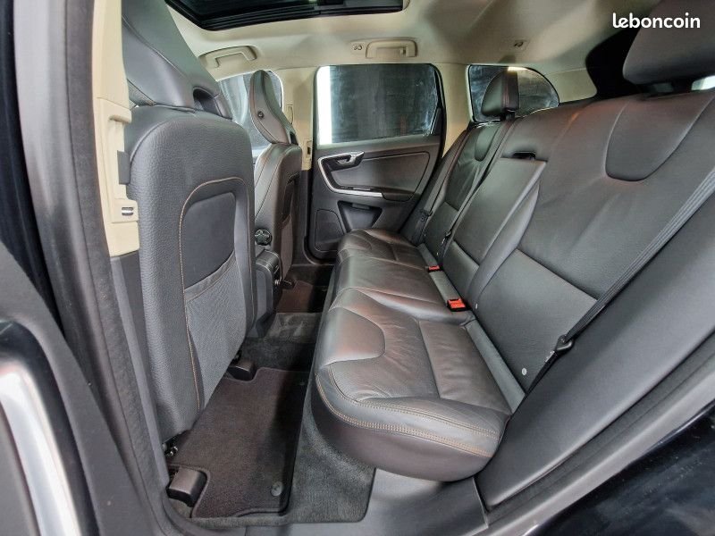 Volvo XC60 D3 136CH SUMMUM * TOIT * BLUETOOTH * XENON * CAMERA * NAVIGATION (image 12)