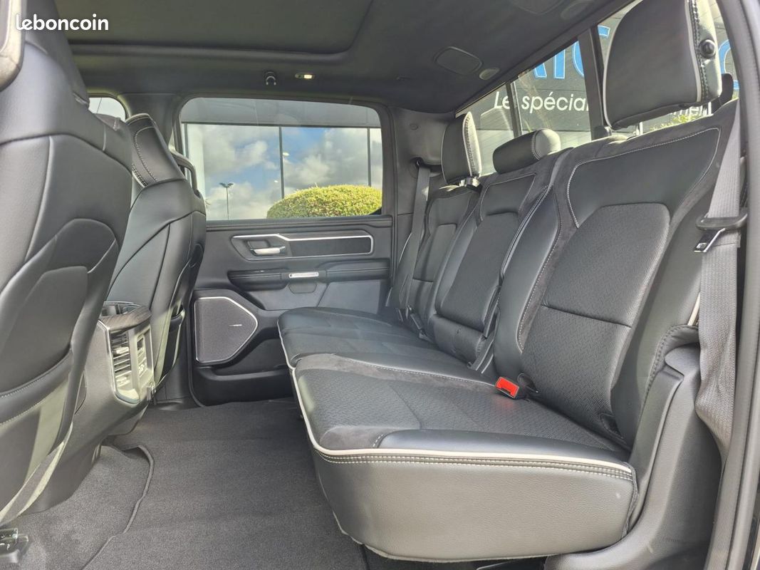 Dodge ram 1500 crew laramie sport night edition (image 14)