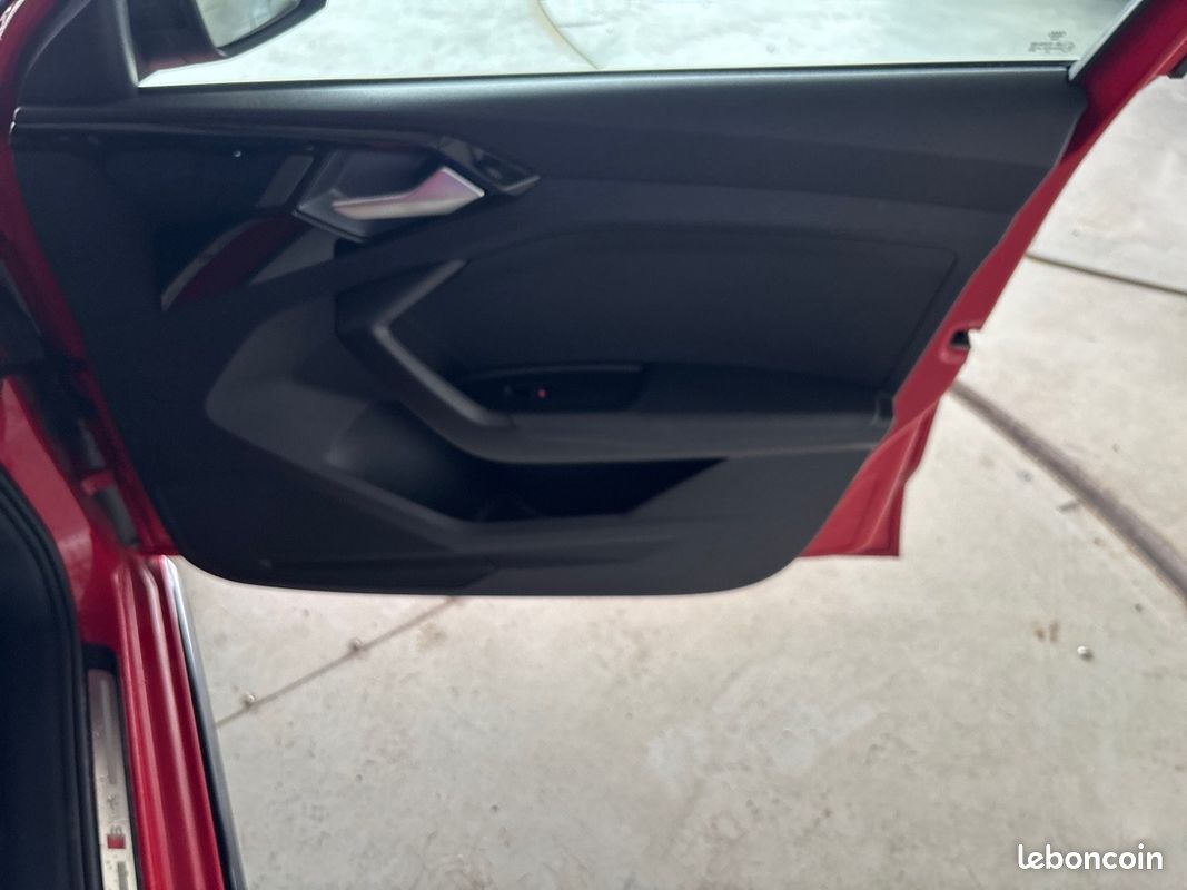 AUDI A1 Sportback 30 TFSI 116 ch S tronic 7 S Line Plus (image 29)