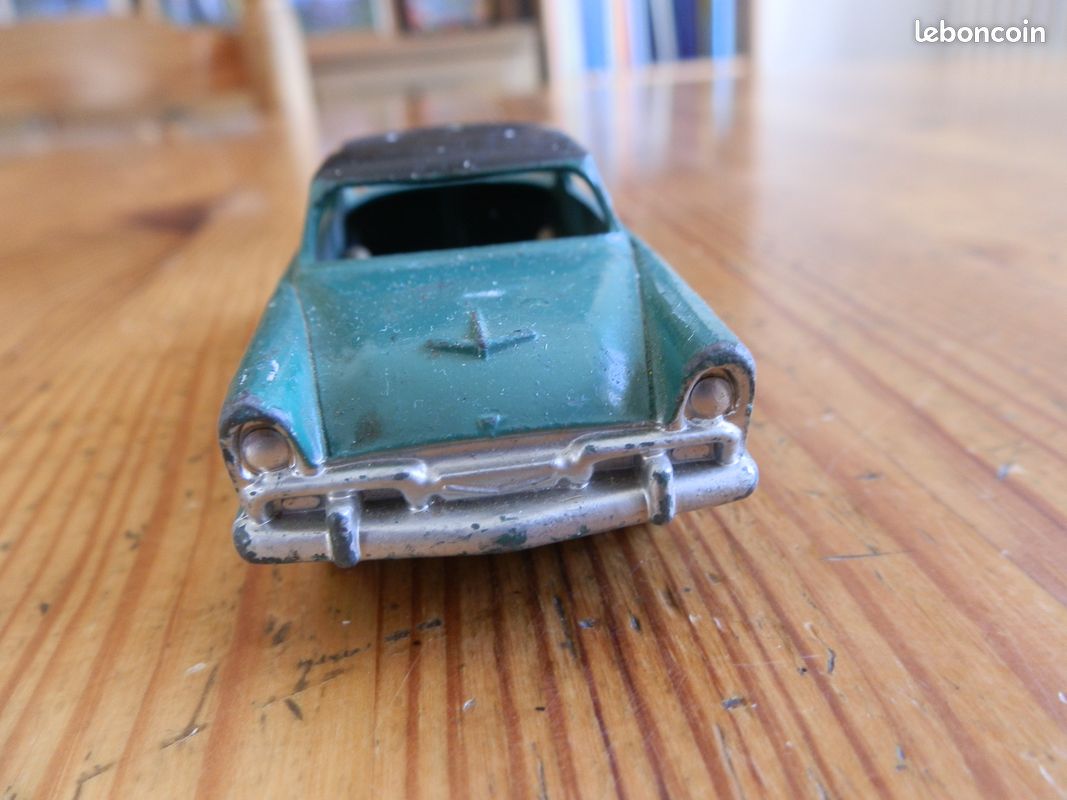 Miniature Dinky Toys – Plymouth Belvedere 24D (jouet Ancien, Marque Märklin)