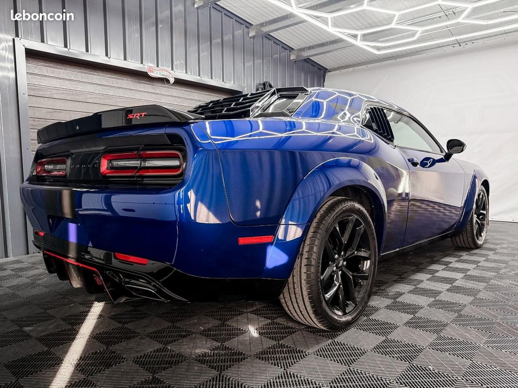 Dodge CHALLENGER Widebody Look V6 3.6 306 ch – CarPlay – Caméra – Cuir (image 21)
