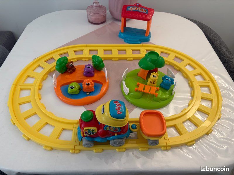 Chicco Train de L'Aventure, Jouet Bilingue Français-Anglais - Jeux & Jouets Chicco Train de L'Aventure, Jouet Bilingue Français-Anglais - Jeux & Jouets