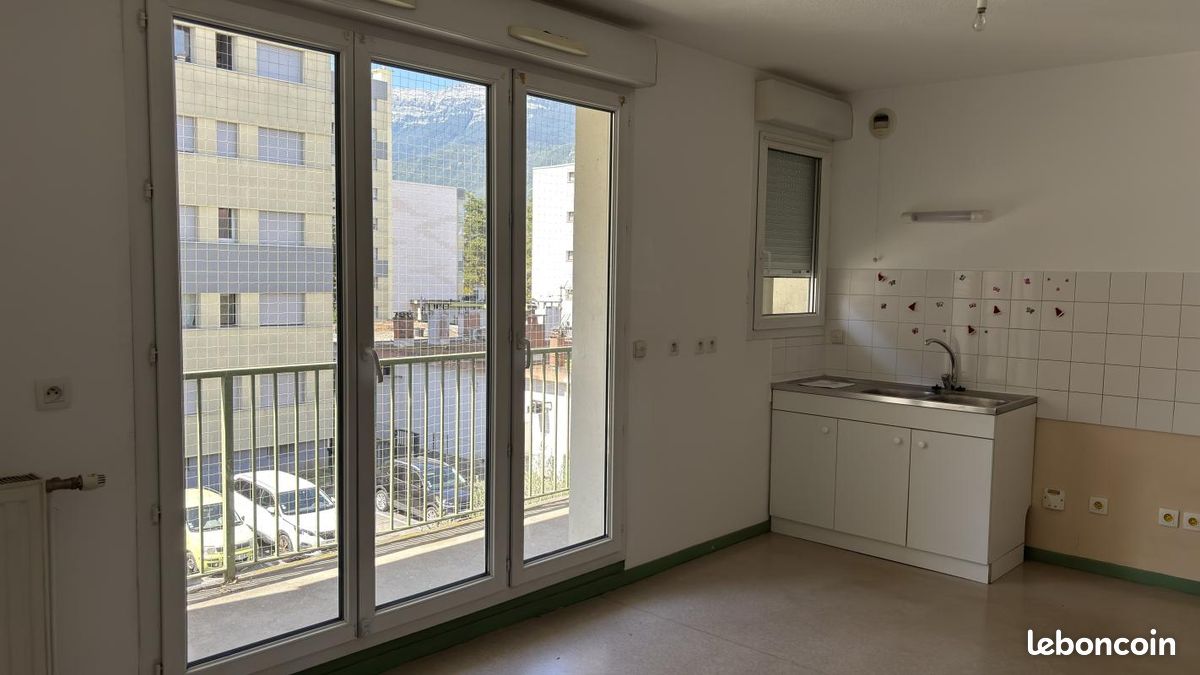 Appartement 1 pièce 26 m² · à Échirolles · 26 m² · 333 €