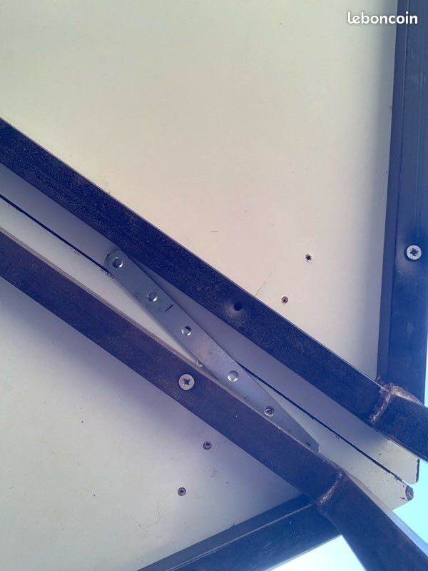 Table (image 3)