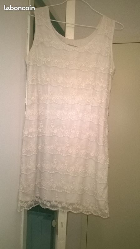 Robe dentelle (image 1)