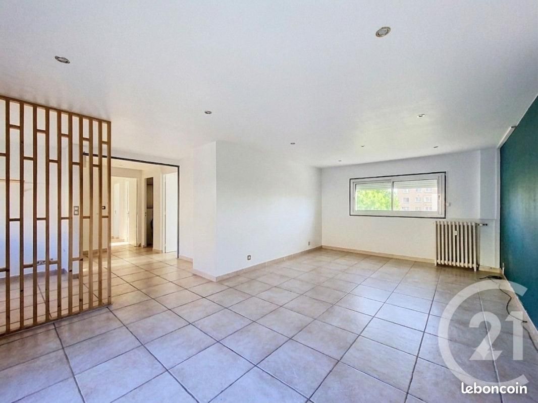 Appartement 3 pièces 82 m² · à Clermont-Ferrand · 82 m² · 880 €/mois