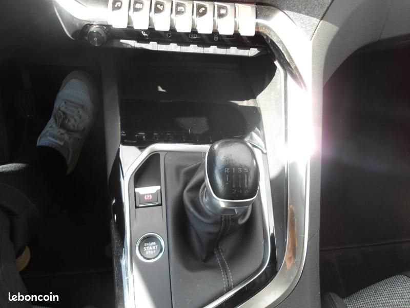 Peugeot 3008 1.5 BlueHDi 130ch S&S Allure (image 16)