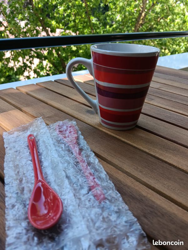 Mug rayé + 2 cuillères. Neuf (image 2)