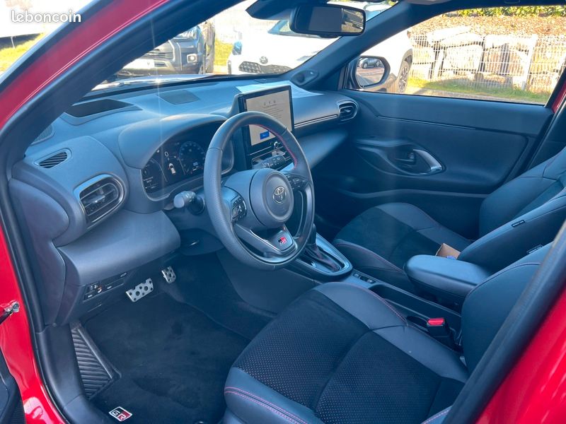 Toyota Yaris Cross Hybride 1.5 HYBRID 130H GR SPORT TECHNO (image 8)