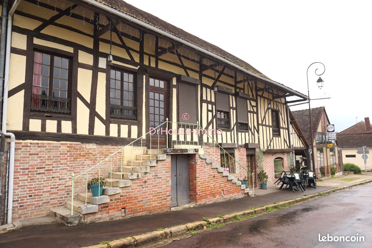 Maison 15 pièces 550 m² · à Montiéramey · 550 m² · 189 000 €
