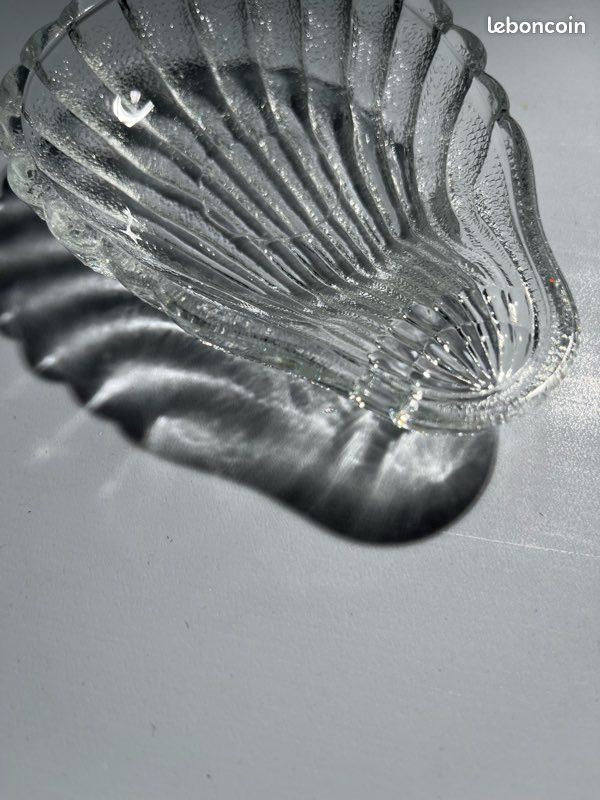 Coupelle forme de coquillage en verre (image 2)
