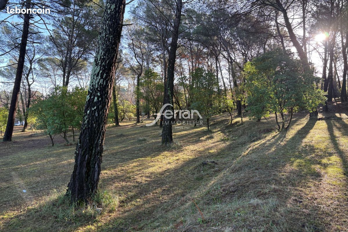 Terrain 7100 m² · à Callas · 7 100 m² · 175 000 €