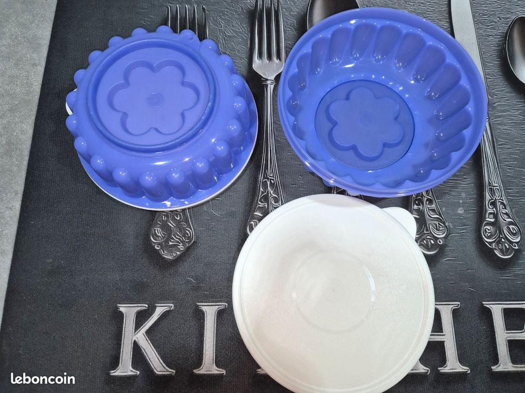 Lot de moules Tupperware pour charlotte / pièce montée - Arts de la table