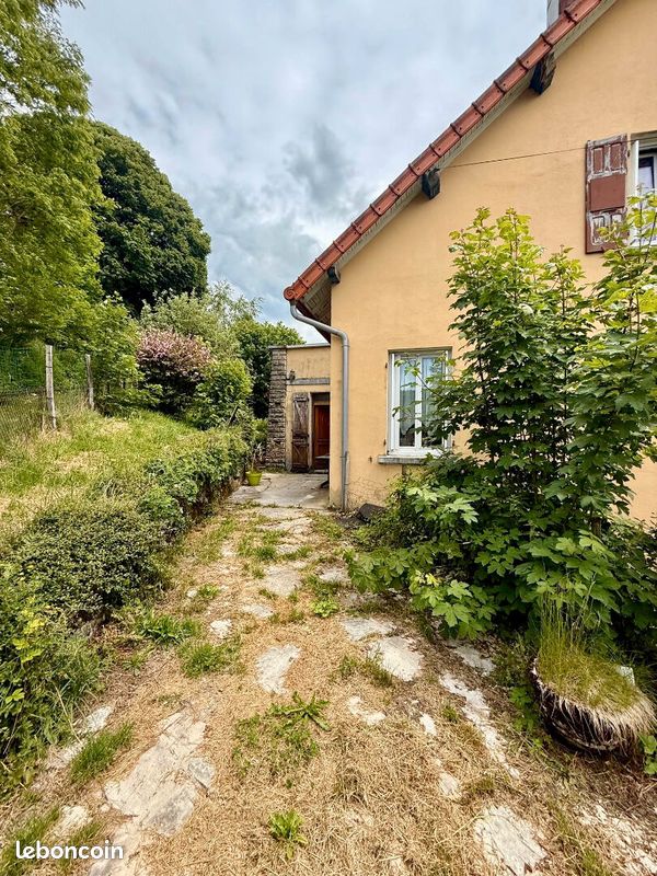 Maison 8 pièces 135 m² · à Foncine-le-Haut · 135 m² · 165 000 €