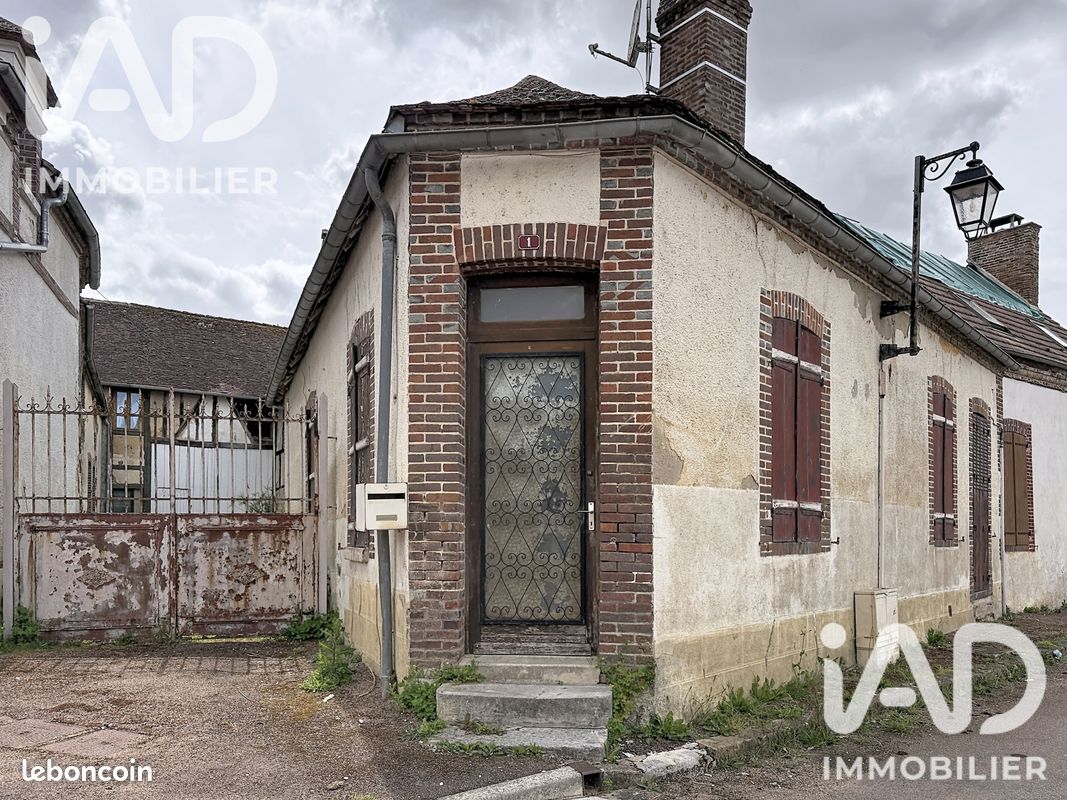 Maison 6 pièces 145 m² · à Charny Orée de Puisaye · 145 m² · 45 000 €
