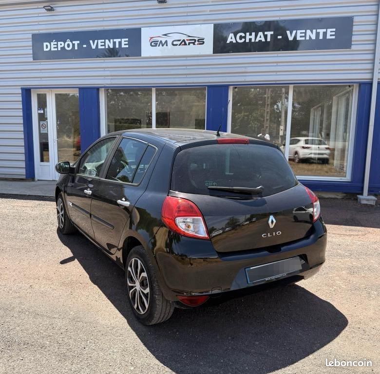RENAULT CLIO 1.2i 16V - 75 III BERLINE Authentique PHASE 2 (image 3)