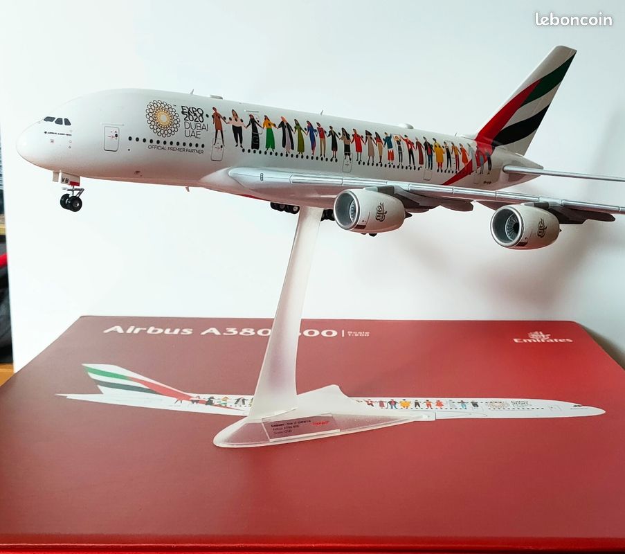 Herpa 571692 - 1/200 Emirats Arabes Airbus A380  Year De Tolerance