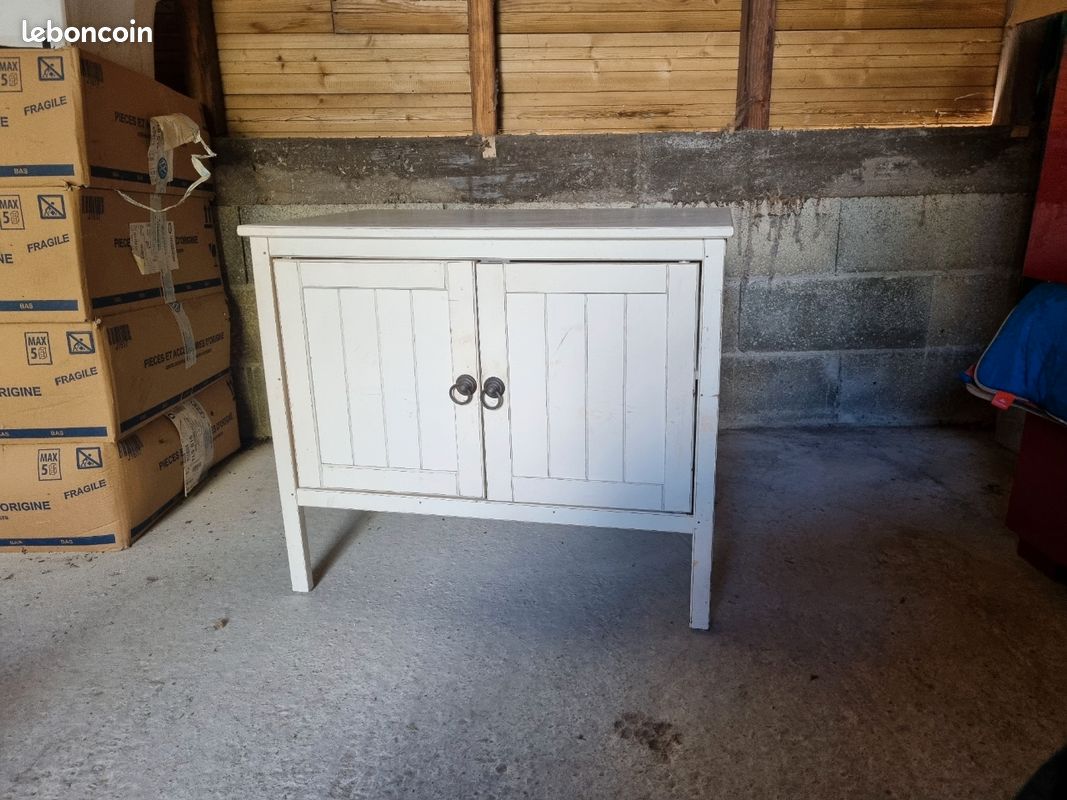 Meuble en bois (image 1)