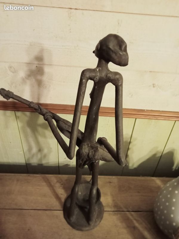 Griot sculpture (image 3)