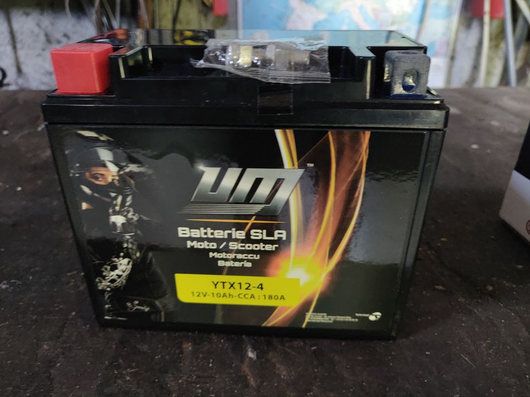 Batterie moto YTX12-4 neuve - Équipement moto