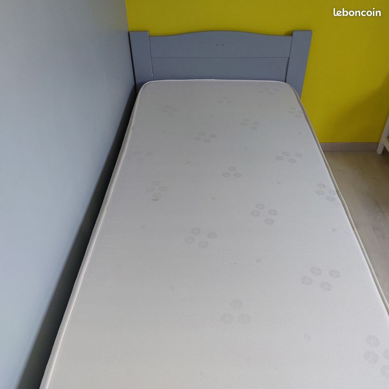 Lit enfant + sommier + matelas + tiroir (image 1)