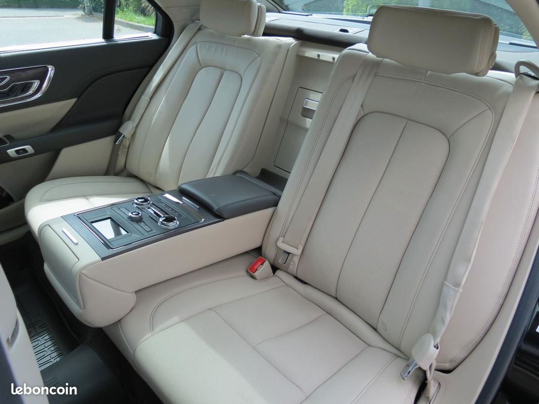 Lincoln Continental Reserve 2017 (image 5)