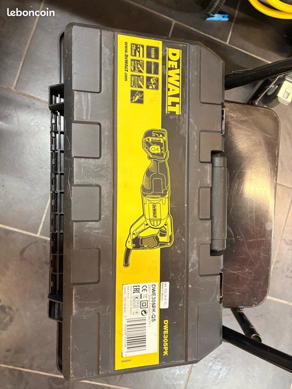 Scie sabre DeWALT (image 2)