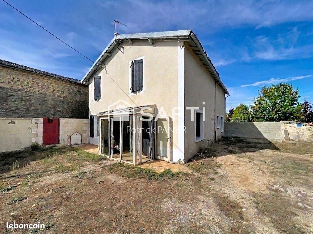Maison 4 pièces 84 m² · à Ensigné · 84 m² · 130 000 €