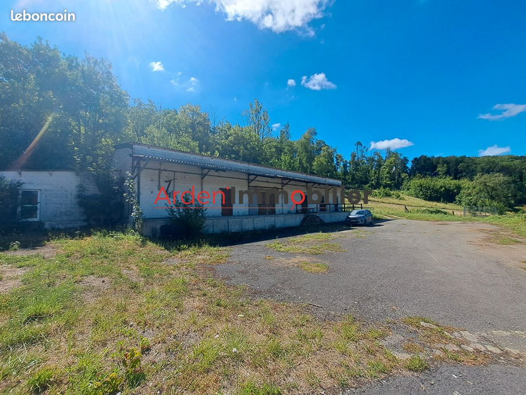 Maison 1 pièce 690 m² · à La Neuville-lès-Wasigny · 690 m² · 77 000 €