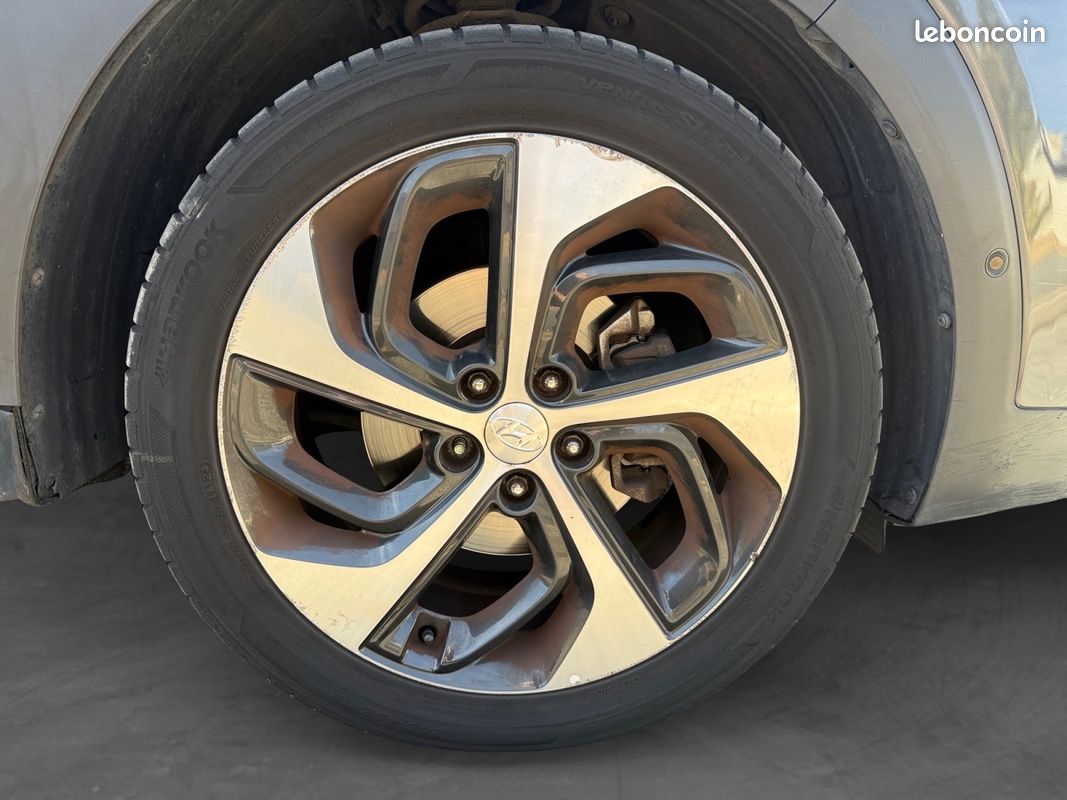 HYUNDAI TUCSON 1.7 CRDi 141 2WD DCT-7 Executive - GARANTIE 12MOIS - TOIT OUVRANT - CAMERA DE RECUL - SIEGES VENTILE (image 25)