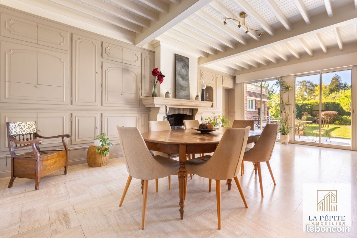 Maison 8 pièces 275 m² · à Courchelettes · 275 m² · 369 000 €