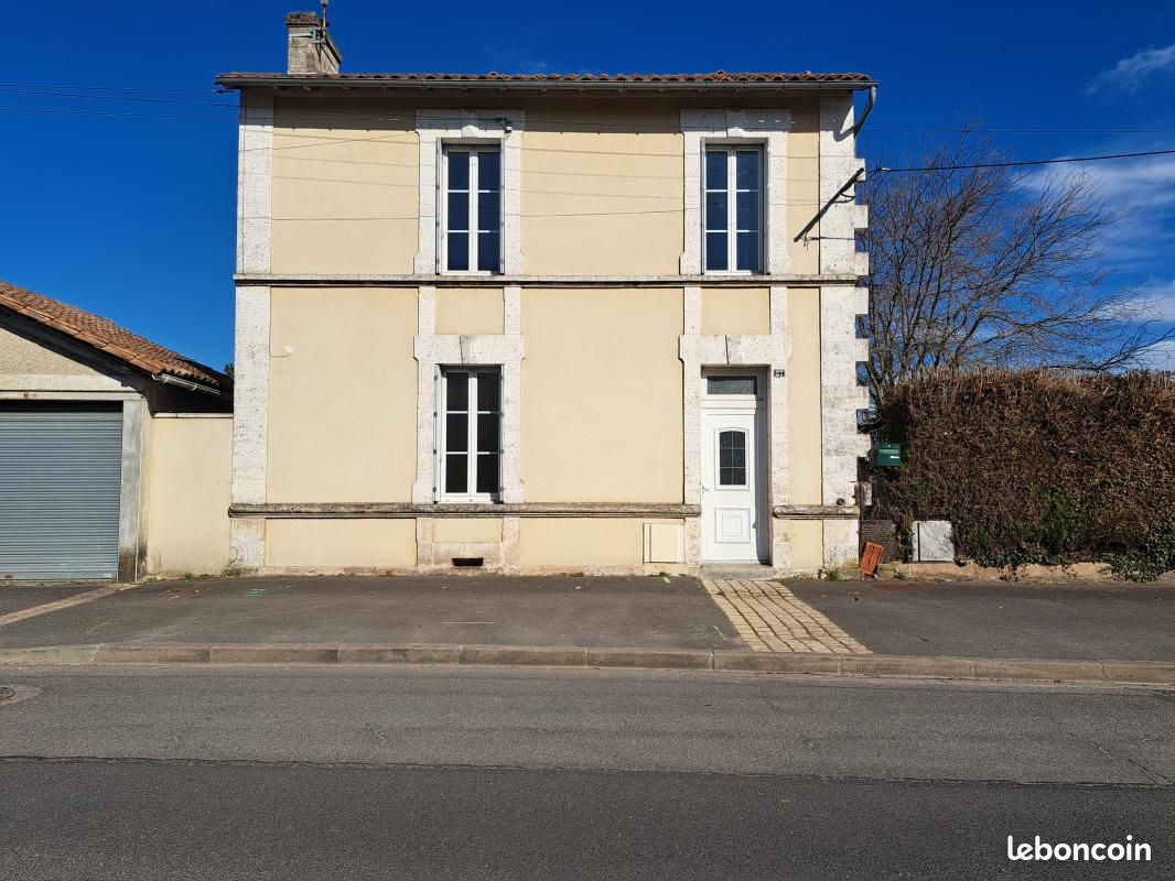 Maison 6 pièces 108 m² · à Barbezieux-Saint-Hilaire · 108 m² · 790 €