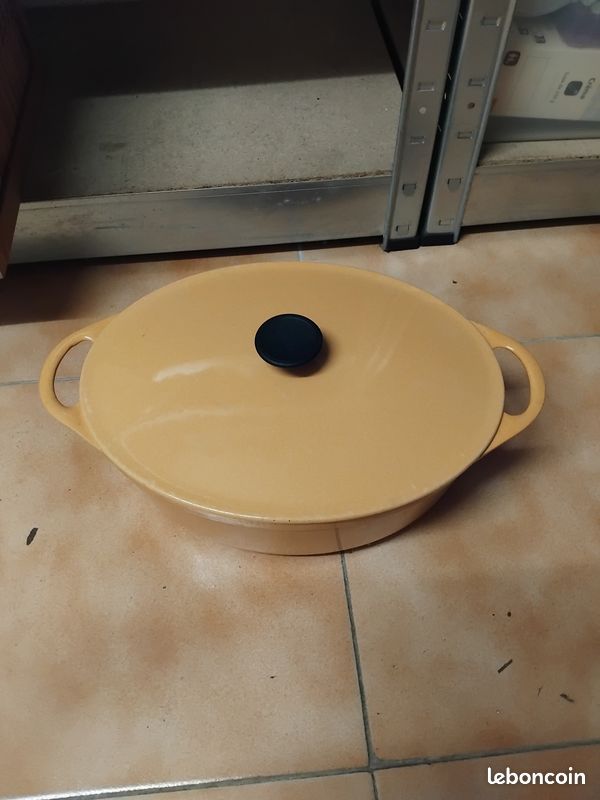 Cocotte en fonte (image 1)