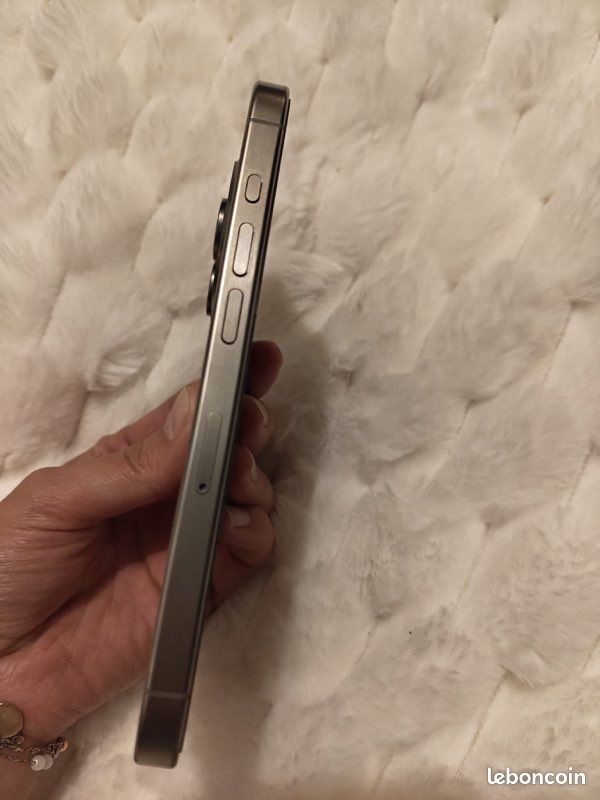 IPhone 15 Pro (image 2)