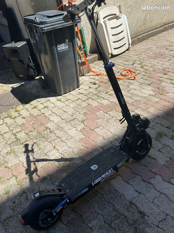 Vend trottinette électrique dans l état négociable (image 1)