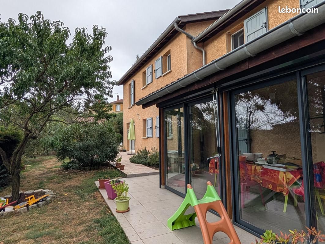 Maison 10 pièces 207 m² · à Chuyer · 207 m² · 392 000 €