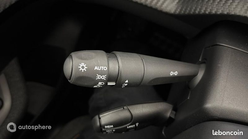 Peugeot 208 e-208 136ch 50 kWh Style (image 23)