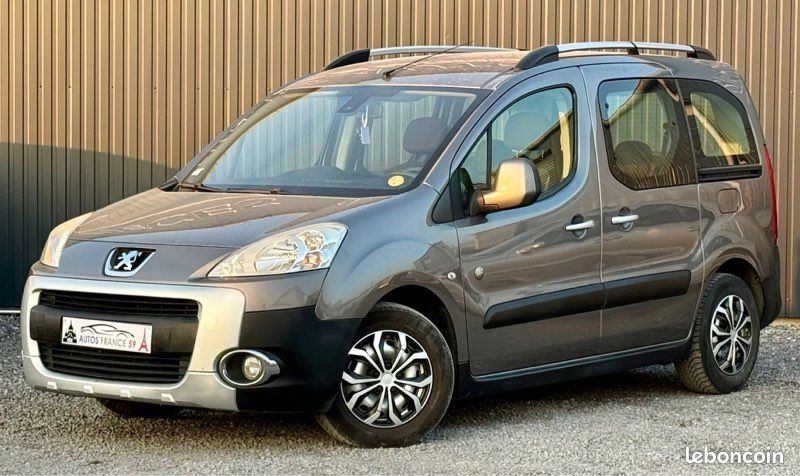 Peugeot Partner édition OUTDOOR/1,6 hdi 90cv/année 2010/220000kms/clim/trés propre (image 1)