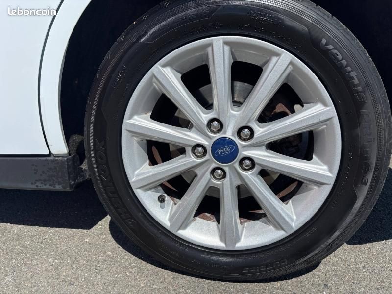 Ford C-MAX 1.0 EcoBoost 125ch Stop&Start Titanium (image 10)
