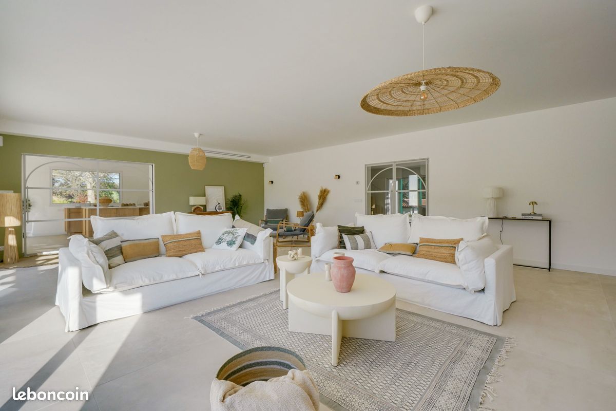 Propriété 9 pièces 330 m² (image 3)