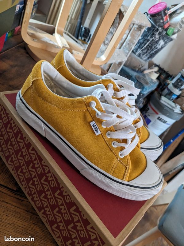 Vans Shoes Vans Damier Jaune Men's Shoes Vans Classic Slip-On