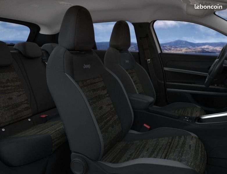 Jeep Avenger 1.2 HYBRID 110 DTC LONGITUDE (image 5)