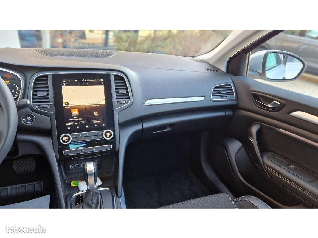 RENAULT MEGANE Mégane 1.5 Blue dCi - 115 - BV EDC 2023 IV BERLINE Techno PHASE 2 (image 32)