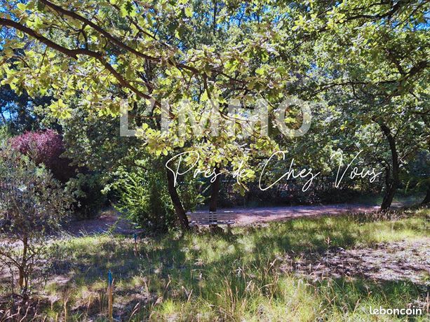 Terrain 655 m² GREASQUE