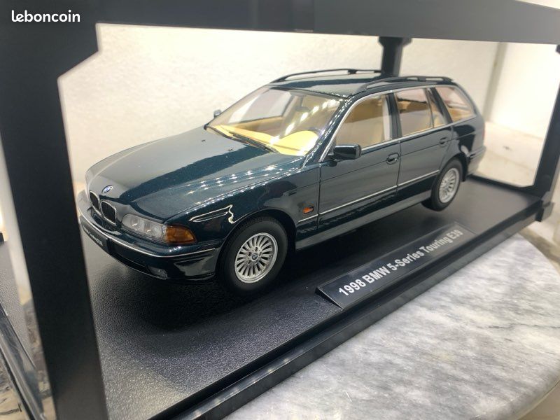 BMW Série 5 (E39) Touring Verte Métal 1998 Miniature 1/18 - TRIPLE9 T9-1800391
