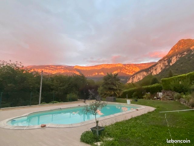 Maison 5 pièces 140 m² · à Rovon · 140 m² · 369 000 €