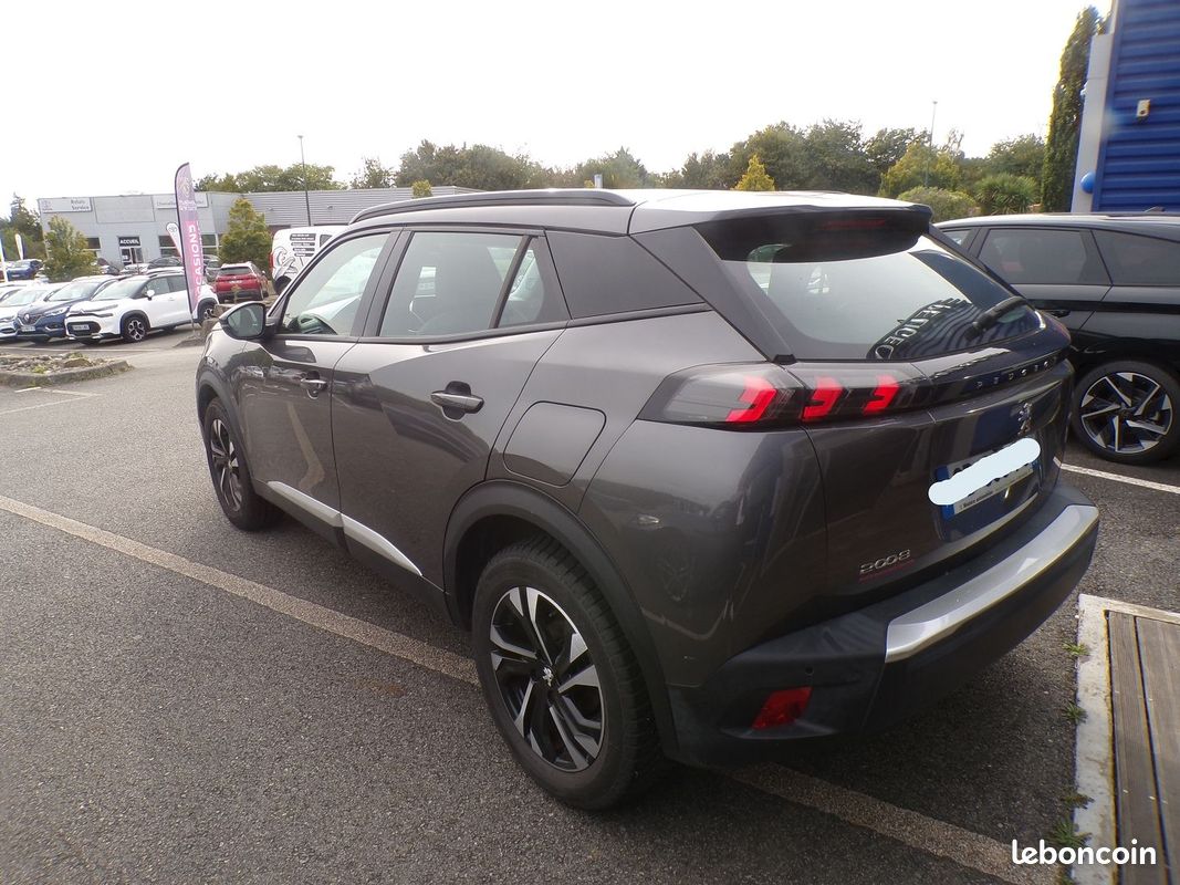 Peugeot 2008 1.2 PURETECH 100CH S&S ALLURE (image 4)